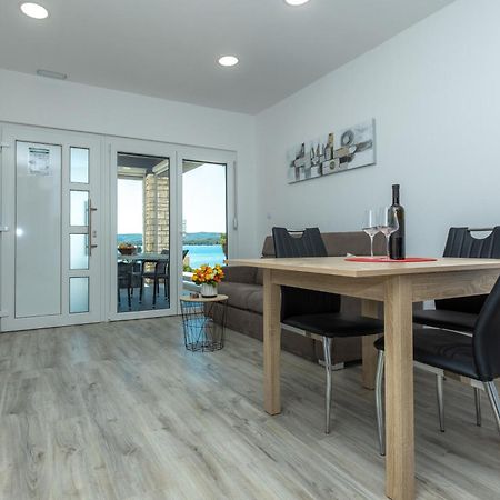 Apartments Maris Sveti Filip i Jakov Habitación foto